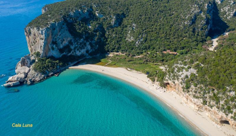 Апартаменты Cala Gonone House Экстерьер фото